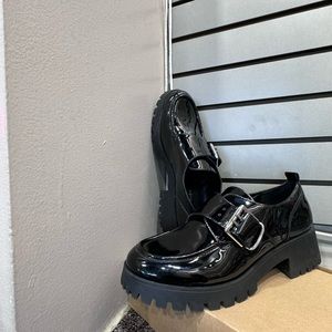 Marc Fisher synthetic lining shoes